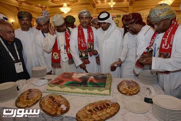 احتفالية اللجنة المنطمة باليوم الوطني العماني في فندق هوليدي ان القصر