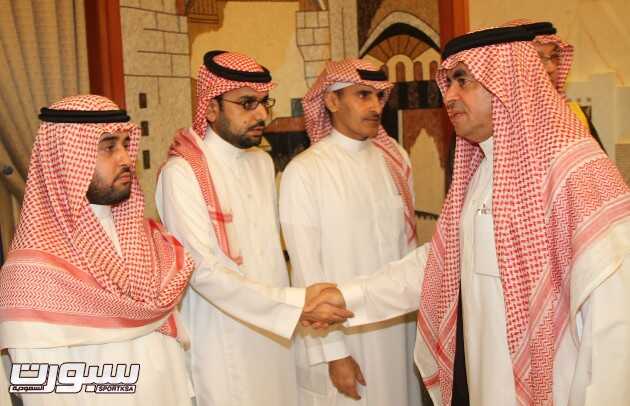 الأمير خالد يستقبل تعازي أصحاب السمو الأمراء والفضيلة والسعادة وجموعا من المواطنين