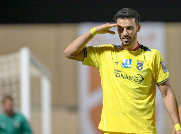 غيبته عن لقاء فريقه امام الخليج.. السومة يغادر إلى ألمانيا لإجراء فحوصات على الركبة