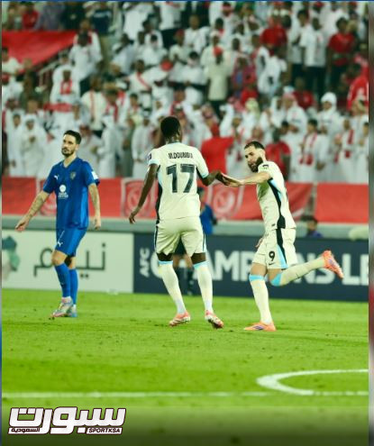 كريم بنزيما يغضب من مساعد كونسيساو