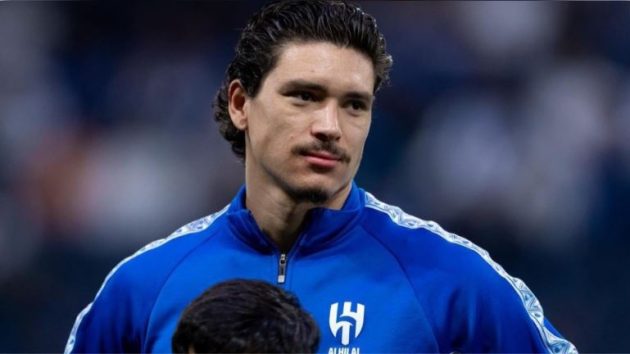 ميلان يفكر في داروين نونيز