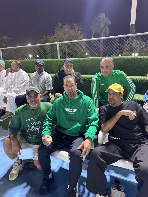 نجوم الحواري القدامى يعيدون وهج الكرة في جدة