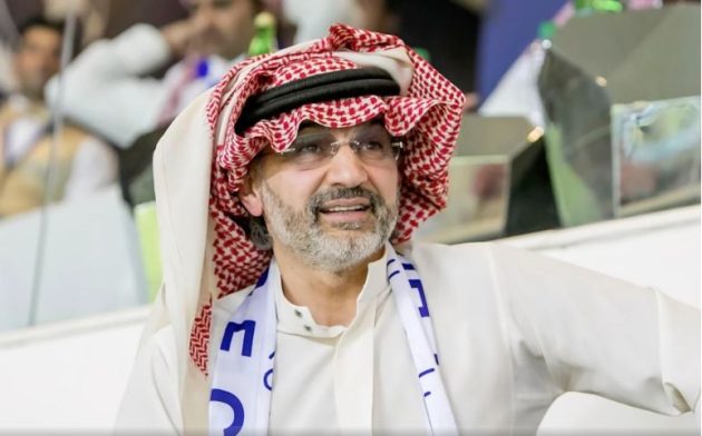 الوليد بن طلال يحتفل بفوز الهلال على النجمة