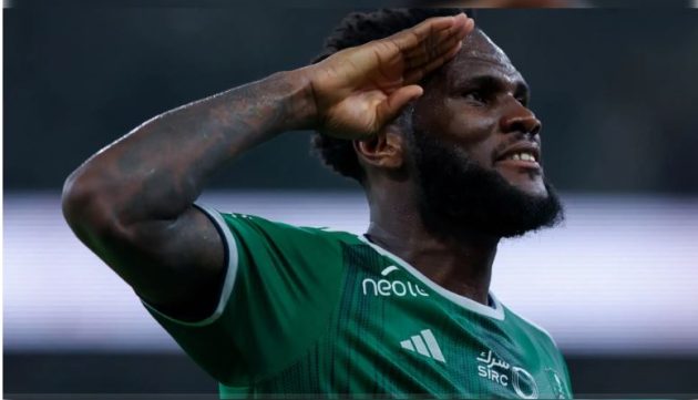 سباق لضم محترف الأهلي