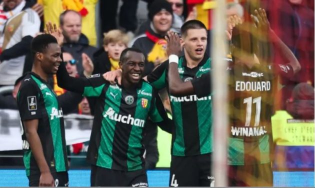 سعود عبد الحميد يتألق في ليلة خماسية لانس.. صناعة هدف وصدارة مؤقتة للدوري الفرنسي