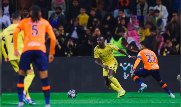 هل يشارك ساديو ماني أمام النجمة؟