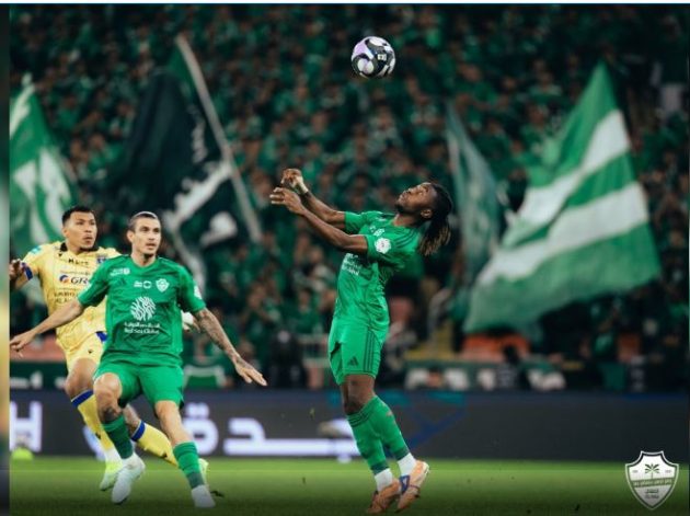 تحديد موقف أتانغا من لقاء الاهلي وضمك