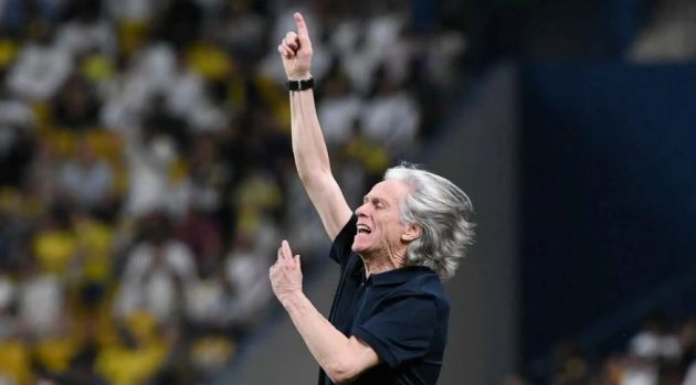 توتّر في دكة “العالمي”.. مشادة كلامية بين إينيغو مارتينيز وجيسوس خلال مواجهة الأهلي القطري