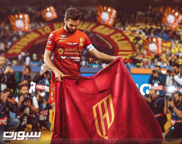 القادسية يؤمن خطه الخلفي.. ناتشو فيرنانديز يجدد عقده حتى 2027