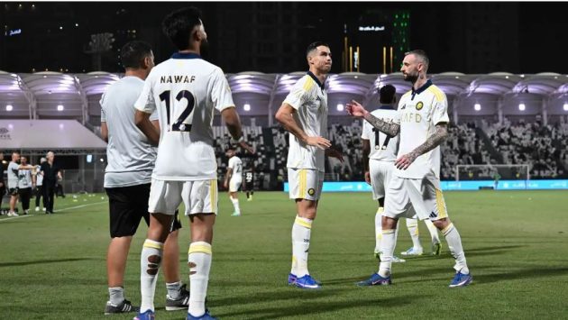 فيديو.. بإشارة “الأموال” رونالدو يشعل الأجواء في فوز النصر على الشباب