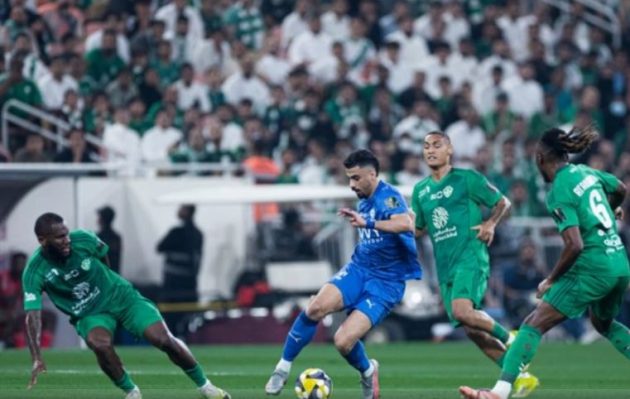 “بيئة” مقابل “ذهب”.. حرب التغريدات تشتعل بين الهلال والنصر قبل موقعة الديربي