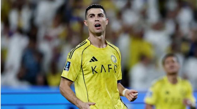 دموع وصدمة في “الأول بارك”.. ملامح الحسرة تكسو رونالدو عقب ضياع اللقب الآسيوي أمام غامبا أوساكا