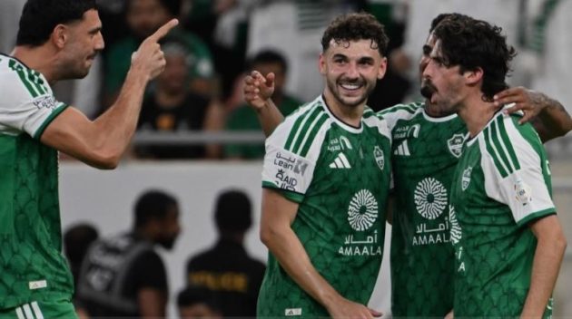 عرض هجومي مذهل: الأهلي يضرب أبها برباعية ويحصد العلامة الكاملة