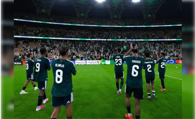 المنتخب السعودي يبحث عن حسم التأهل أمام عمان
