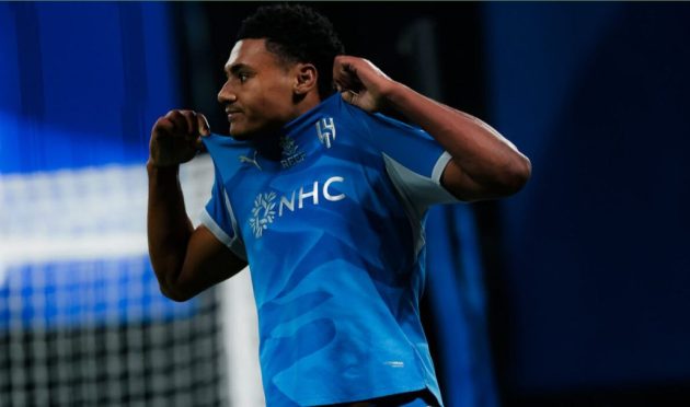 واتكينز يغزو قلوب جماهير الهلال بسرعة الصاروخ